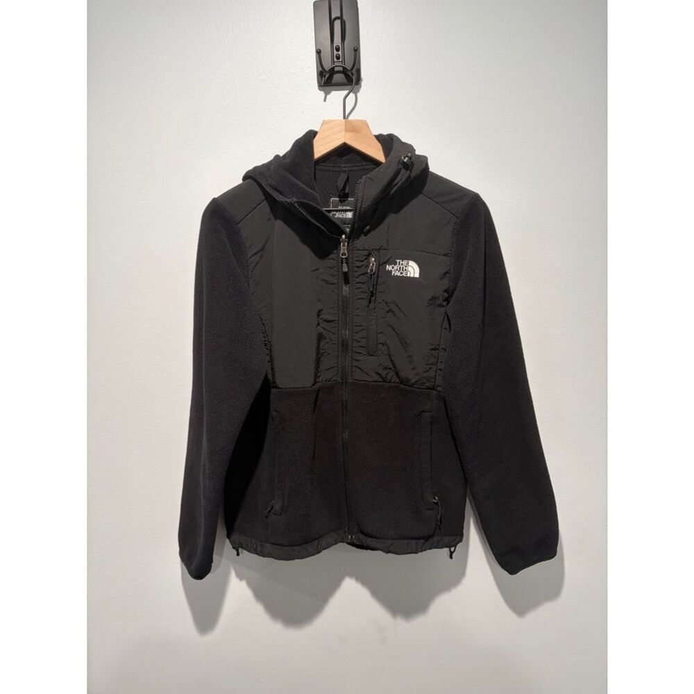 The North Face Denali Black Hooded Fleece Jacket with Chest Logo S